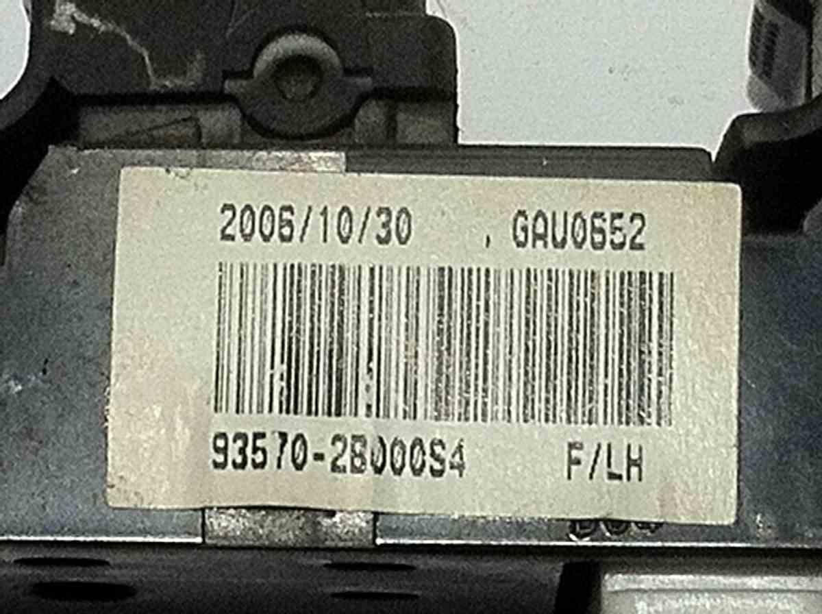 93570 2B000S4 PULSANTIERA  ALZAVETRO AN SX  HYUNDAI SANTA FE <br />