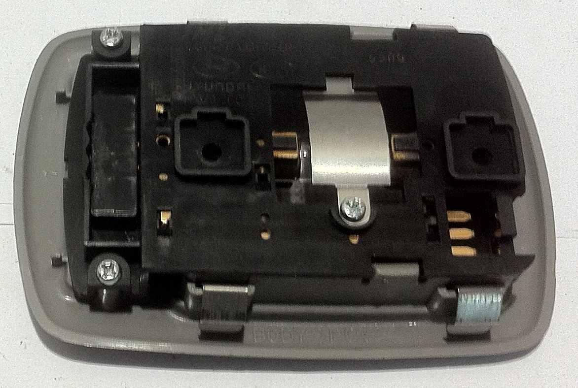 928502B000J4 PLAFONIERA LUCE ABITACOLO HYUNDAI SANTA FE <br />
