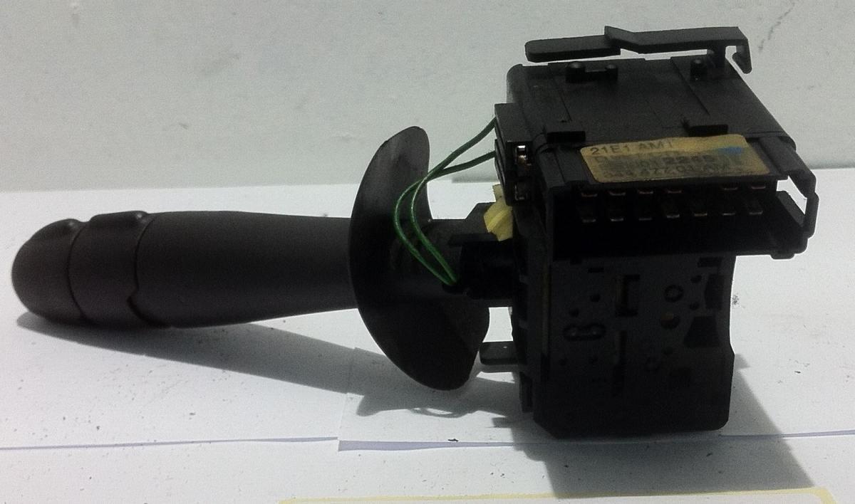 7701048915 blocco comandi tergicrstalli  renault laguna 2001