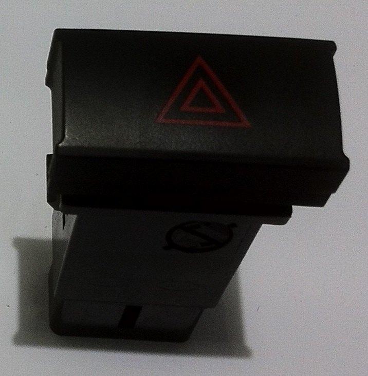 864W0140F1 PULSANTE4 FRECCIE LUCI EMERGENZA HYUNDAI SANTA FE <br />