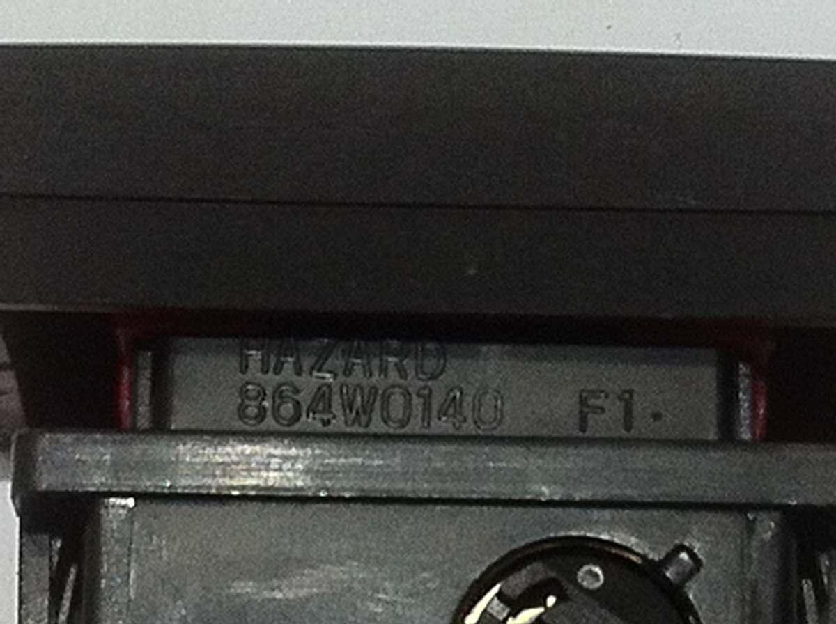 864W0140F1 PULSANTE4 FRECCIE LUCI EMERGENZA HYUNDAI SANTA FE <br />