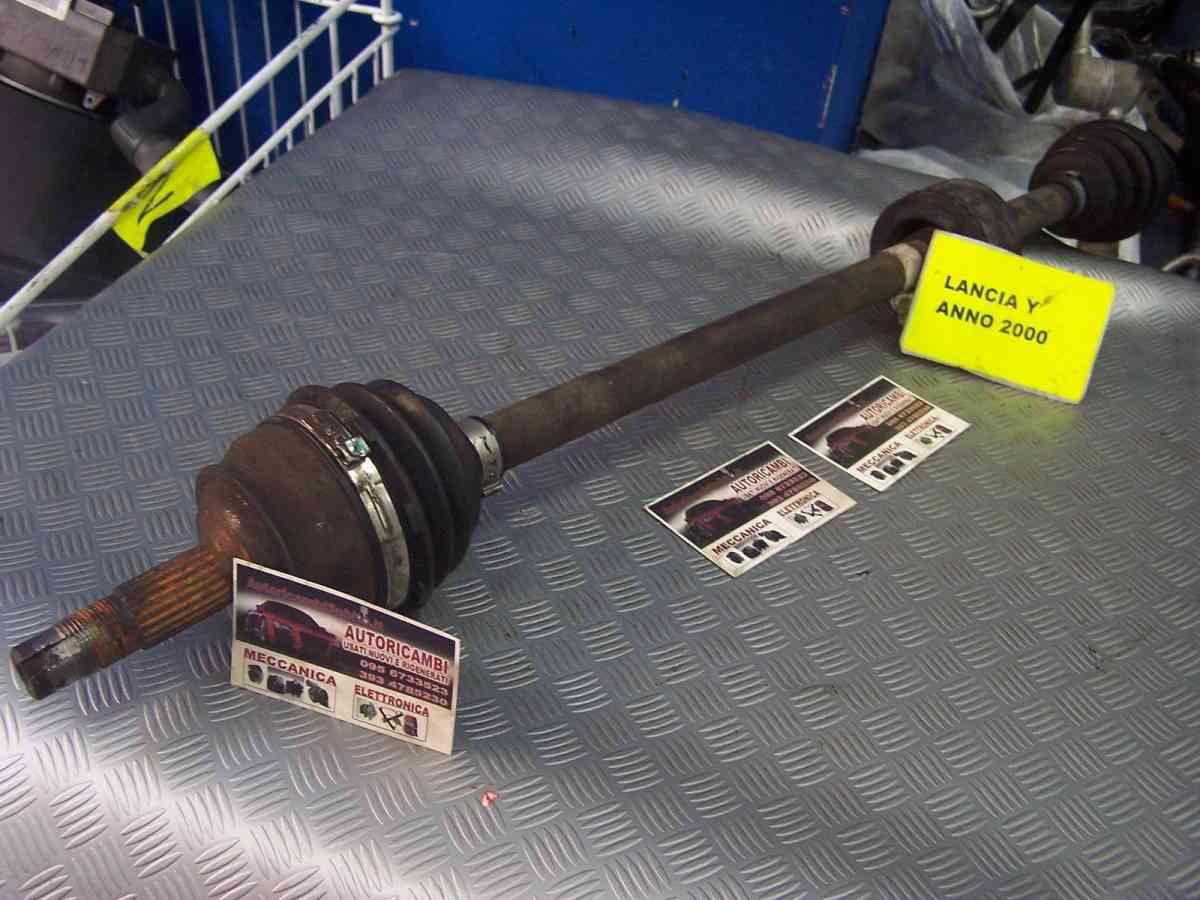 Lancia y dal 1996 al 2003 semiasse lungo