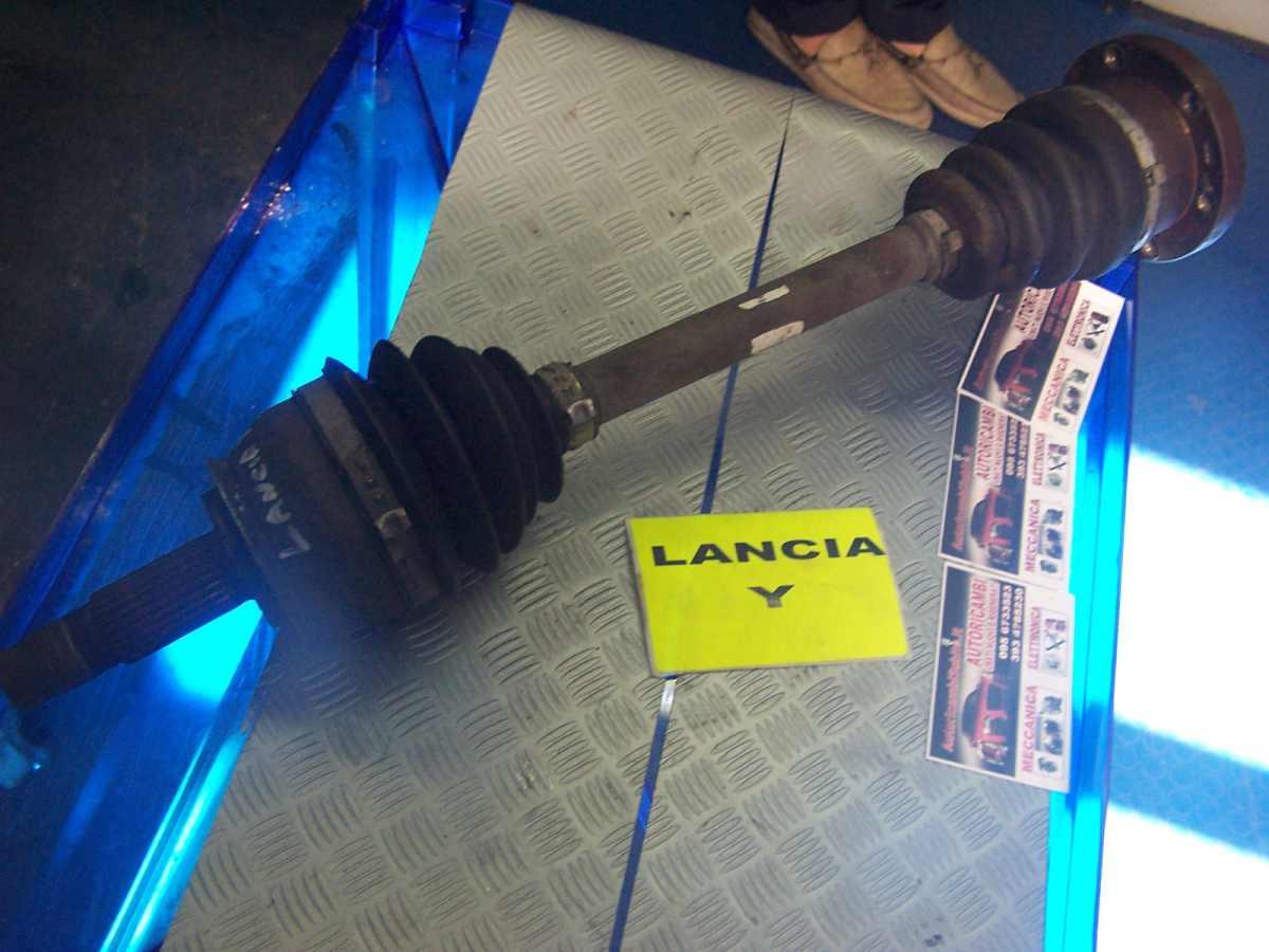 Lancia y dal 2004 al 2010 semiasse corto