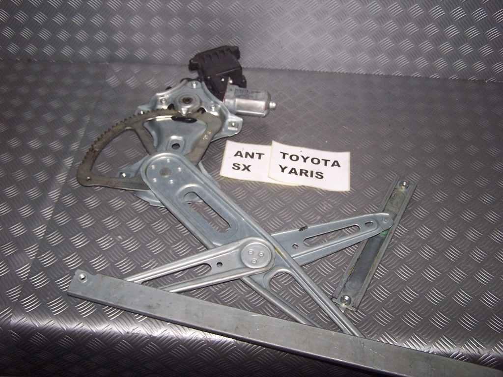Toyota yaris dal 2006 al 2011 alzavetro elettrico anteriore sx