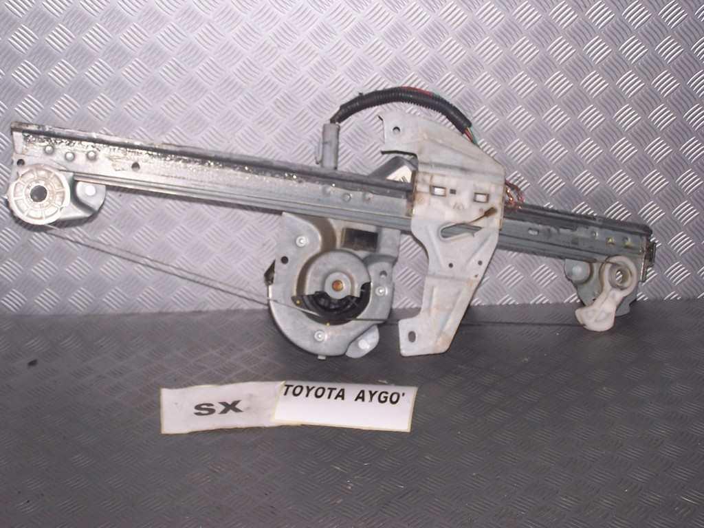 Toyota aygo' dal 2005 al 2012 alzavetro elettrico sx