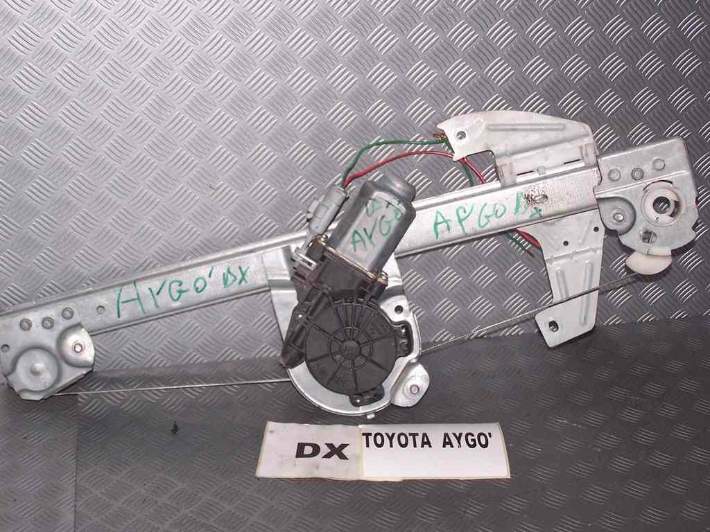 Toyota aygo' dal 2005 al 2012 alzavetro elettrico anteriore dx