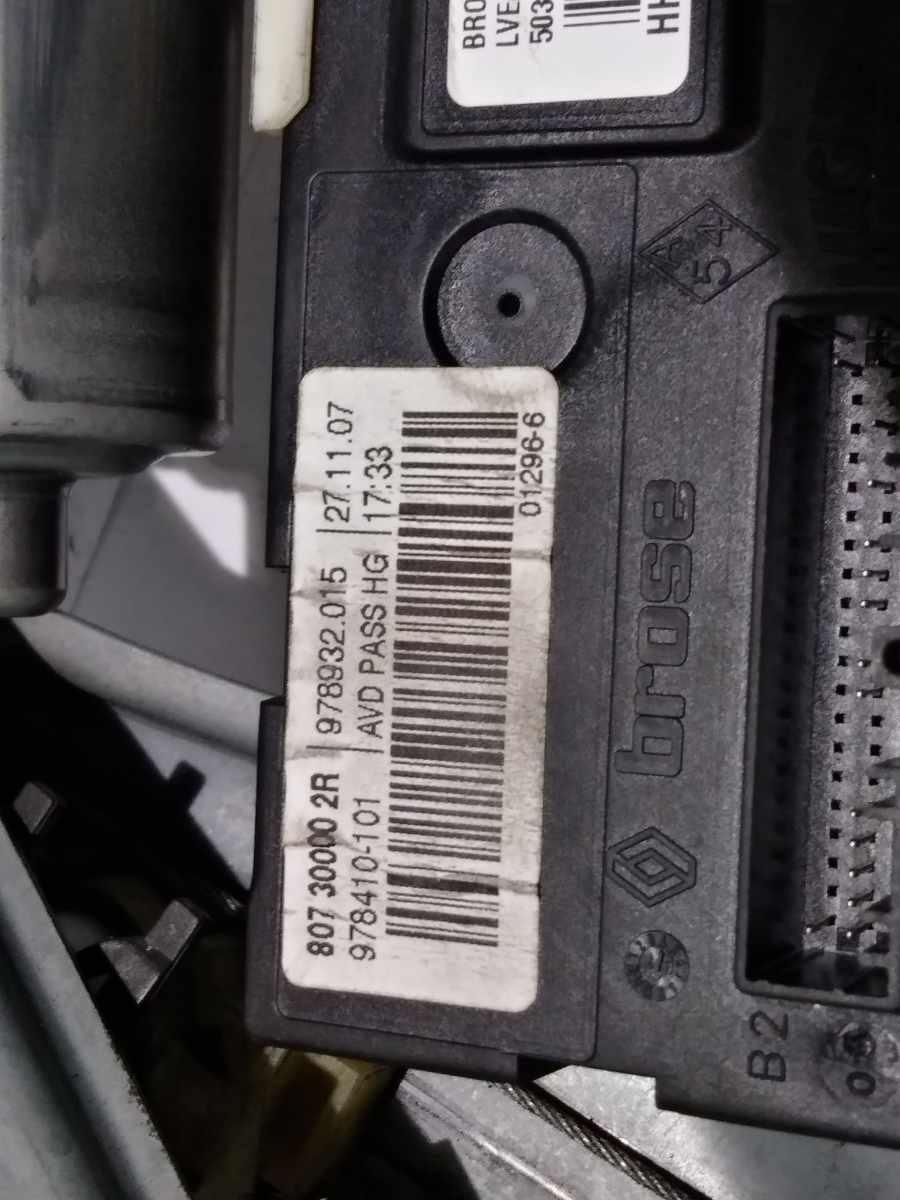 827000002R  ALZA VETRO ANT DX RENAULT LAGUNA 2.0 CDI <br />