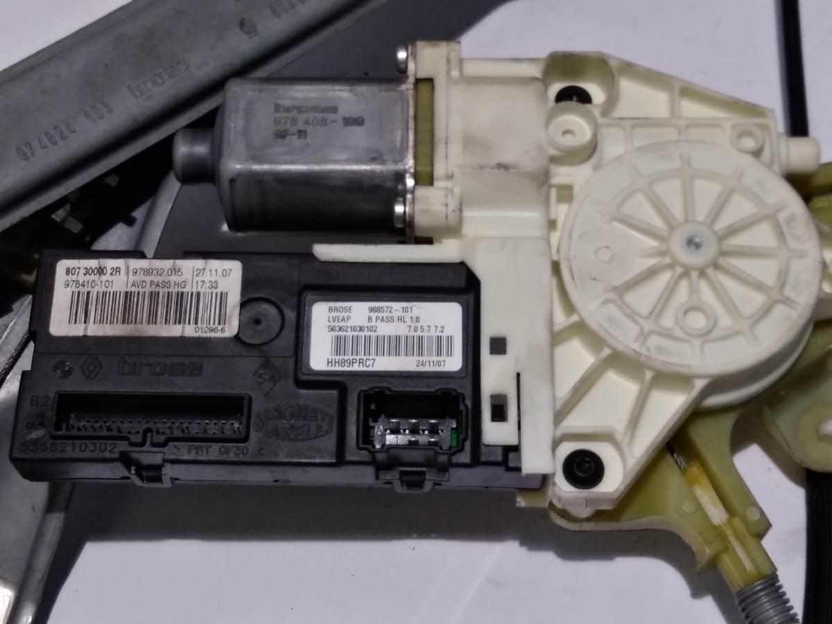 827000002R  ALZA VETRO ANT DX RENAULT LAGUNA 2.0 CDI <br />