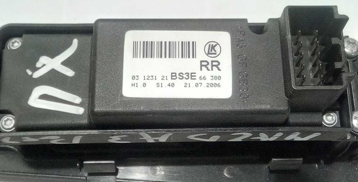 BS3E66370 ' PULSANTE ALZAVETRO POST DX MAZDA 3 2008 <br />