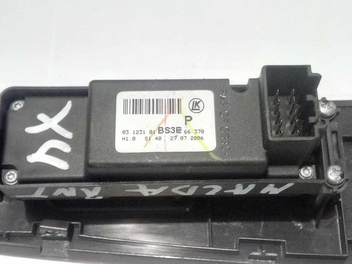 BP4K66370 PULSANTE ALZAVETRO ANT DX MAZDA 3 2008 <br />