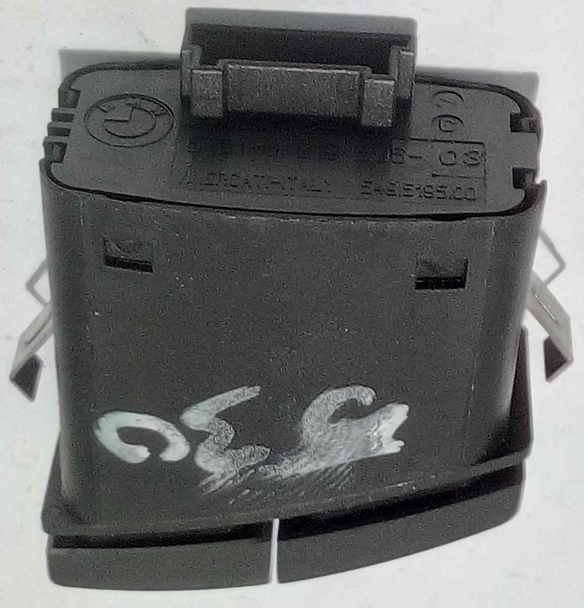 549519500 PULSANTE QUATTRO FRECCIE  BMW530 E60  <br />