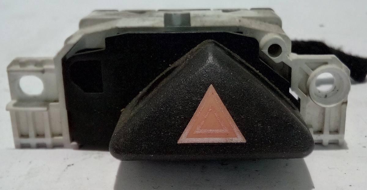 1140002 pulsante quattro freccie ford focus 2001