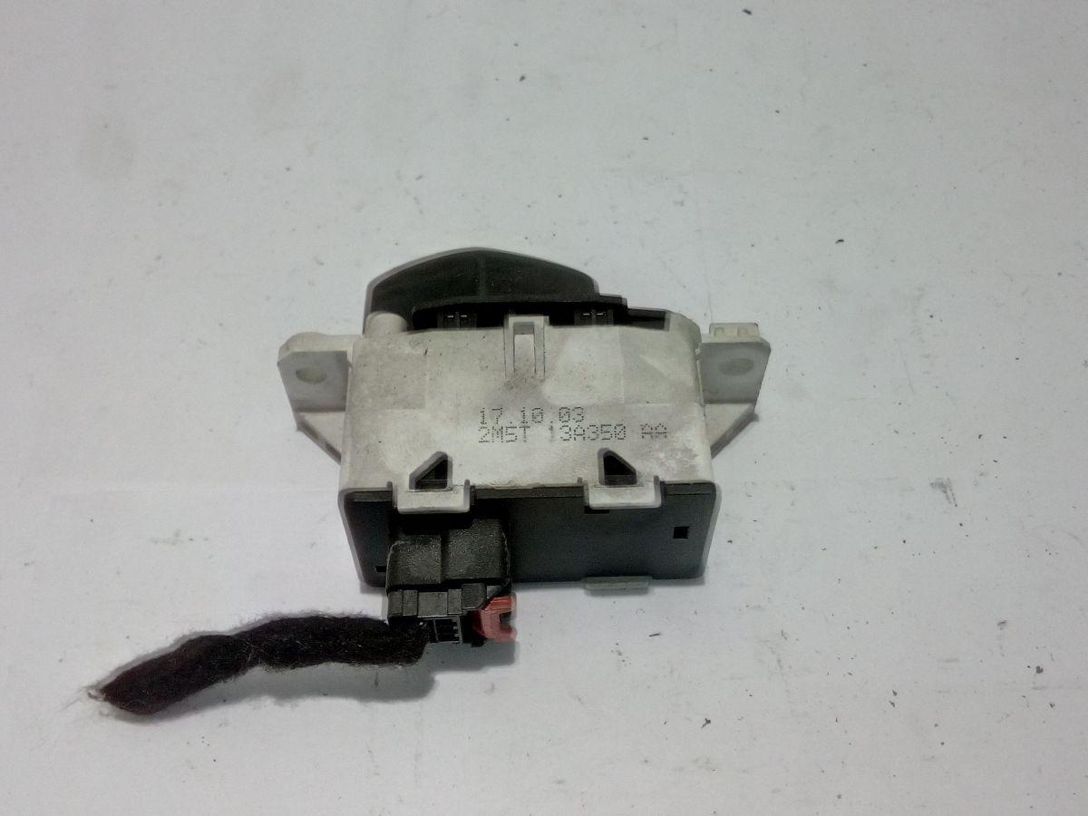 1140002 pulsante quattro freccie ford focus 2001