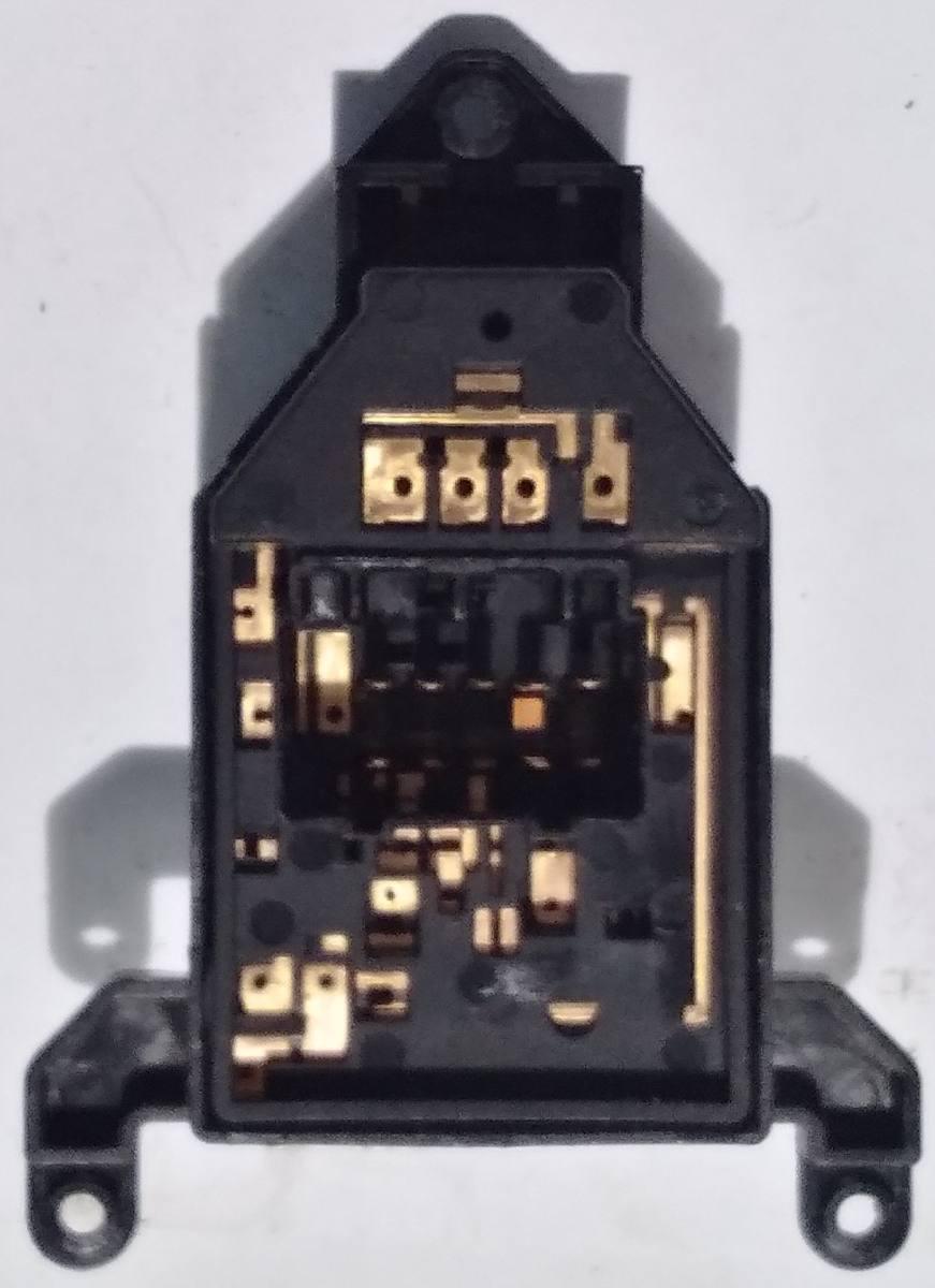 COMANDO REGOLAZIONE SPECCHIETTI HYUNDAI SANTA FE 371480<br /><br /><br />