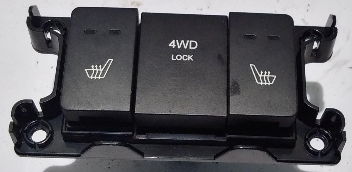 PULSANTE 4X4 E RISCALDAMENTO SEDILI HYUNDAI SANTA FE 60819A<br /><br /><br />