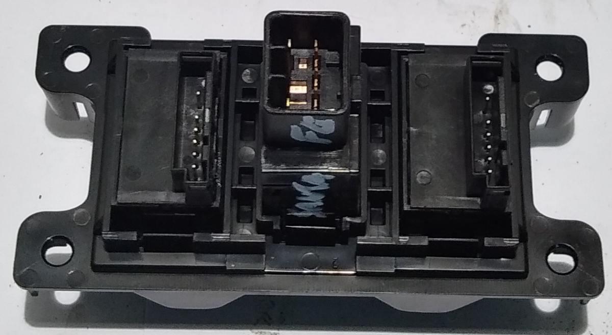 PULSANTE 4X4 E RISCALDAMENTO SEDILI HYUNDAI SANTA FE 60819A<br /><br /><br />