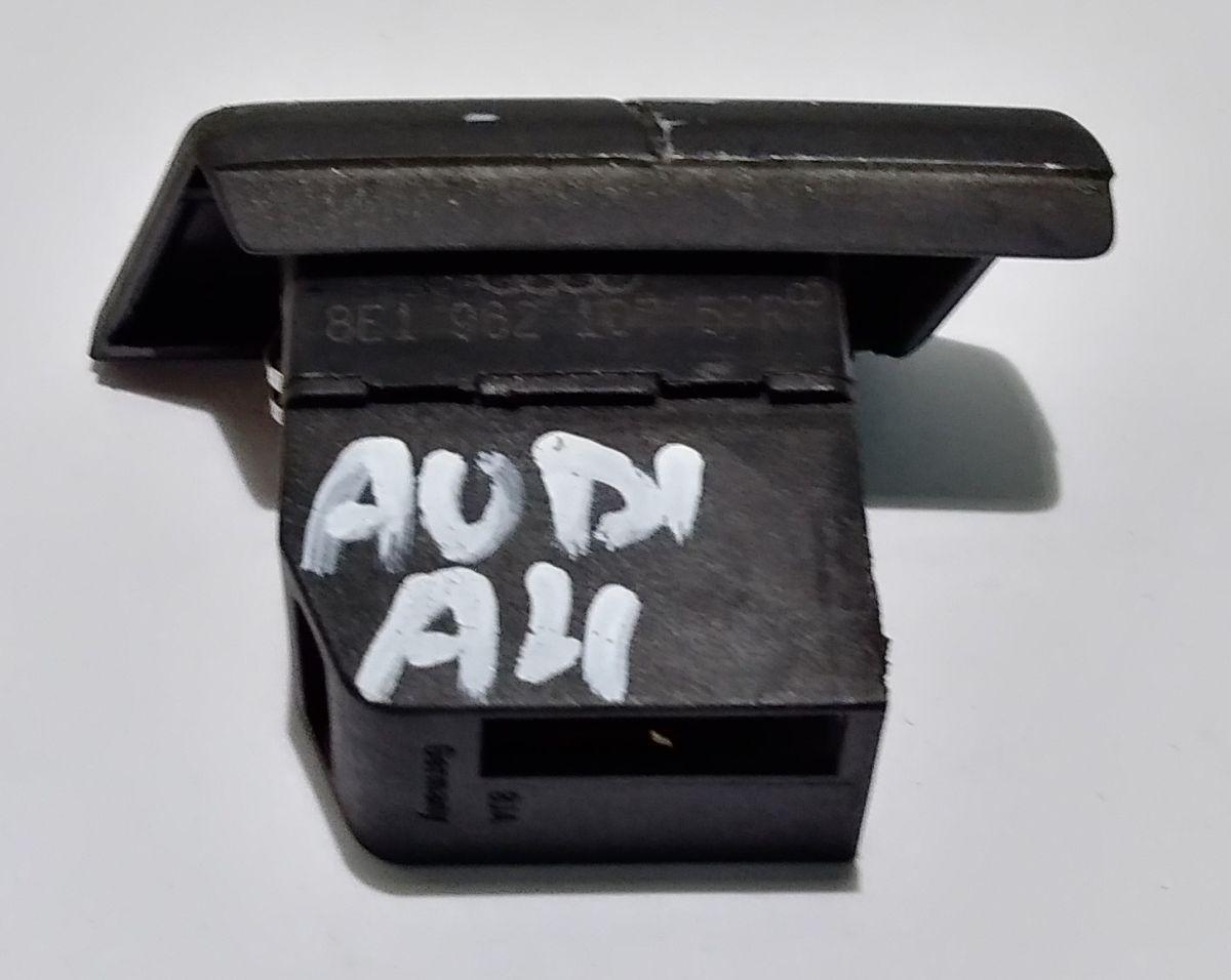 PULSANTE CHIUSURA SICUREZZA AUDI A4 2007 8E1962107 <br /><br /><br /><br />