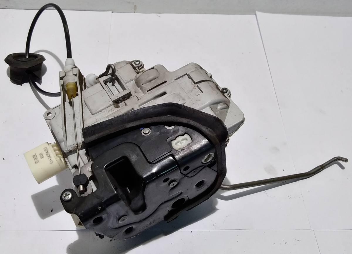 SERRATURA PORTIERA ANT DX AUDI A4 2007 8E0837016<br /><br /><br /><br />