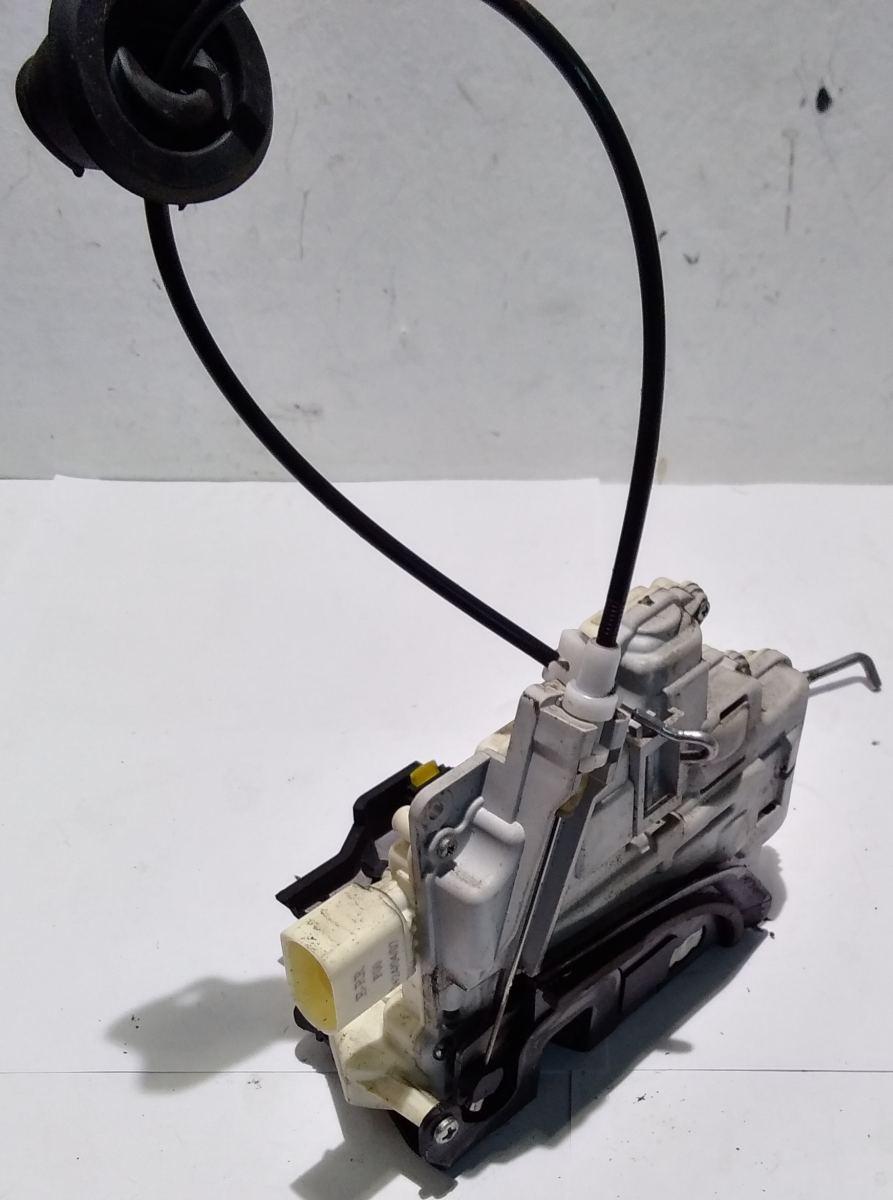 SERRATURA PORTIERA ANT DX AUDI A4 2007 8E0837016<br /><br /><br /><br />