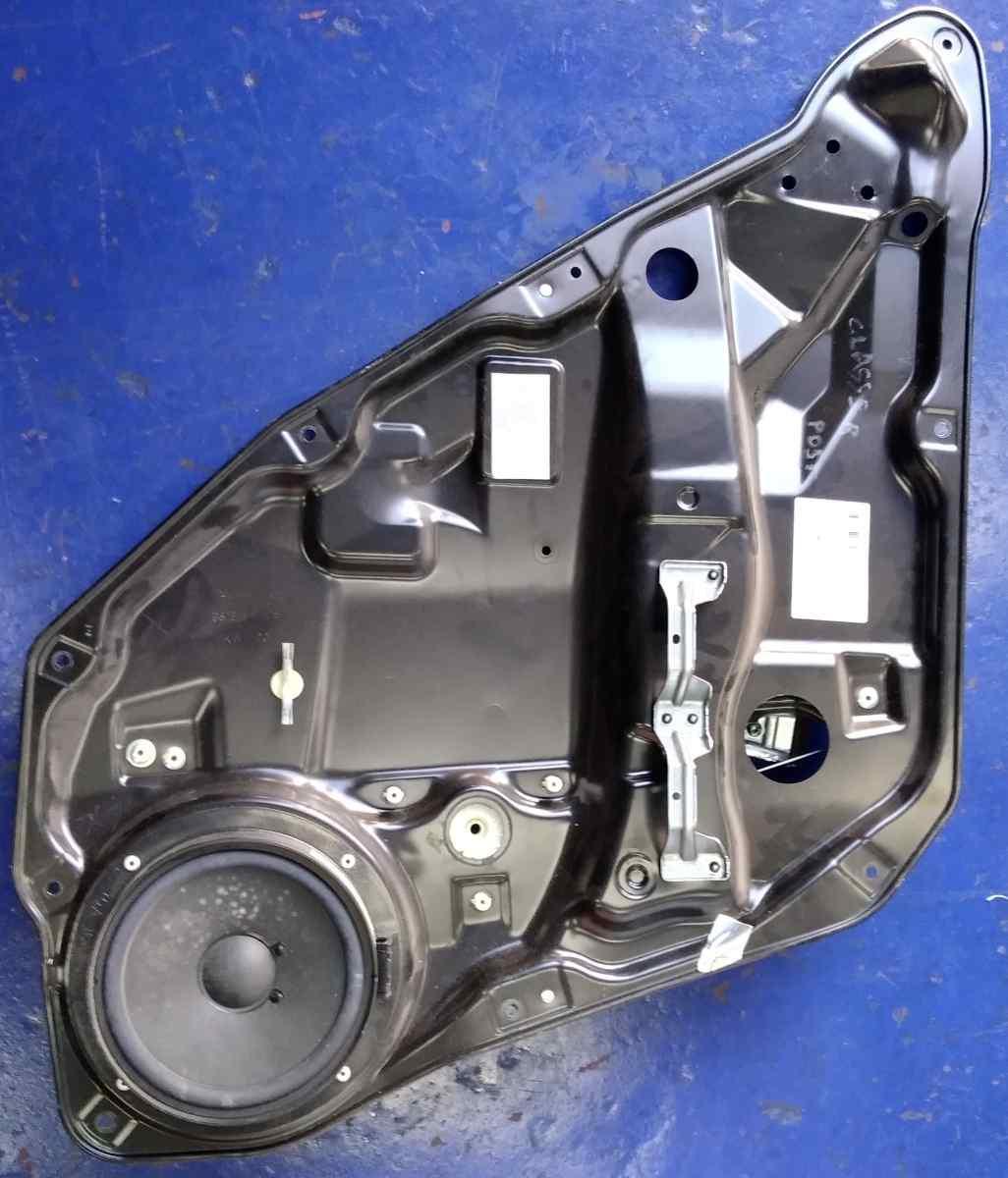 PANNELLO ALZAVETRO POST SX MERCEDES CLASSE R A1648203002<br /><br /><br />