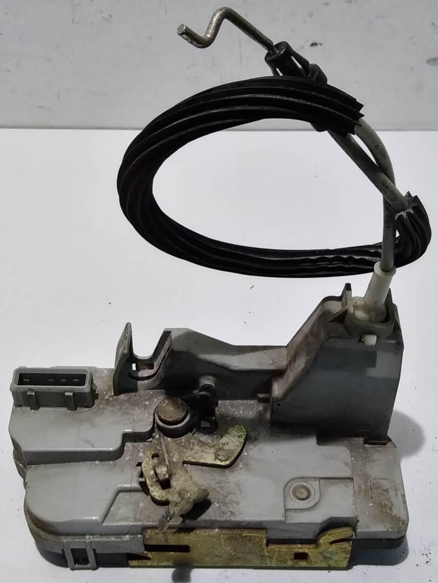 SERRATURA POST DX PEUGEOT 307 9138C0<br /><br /><br />