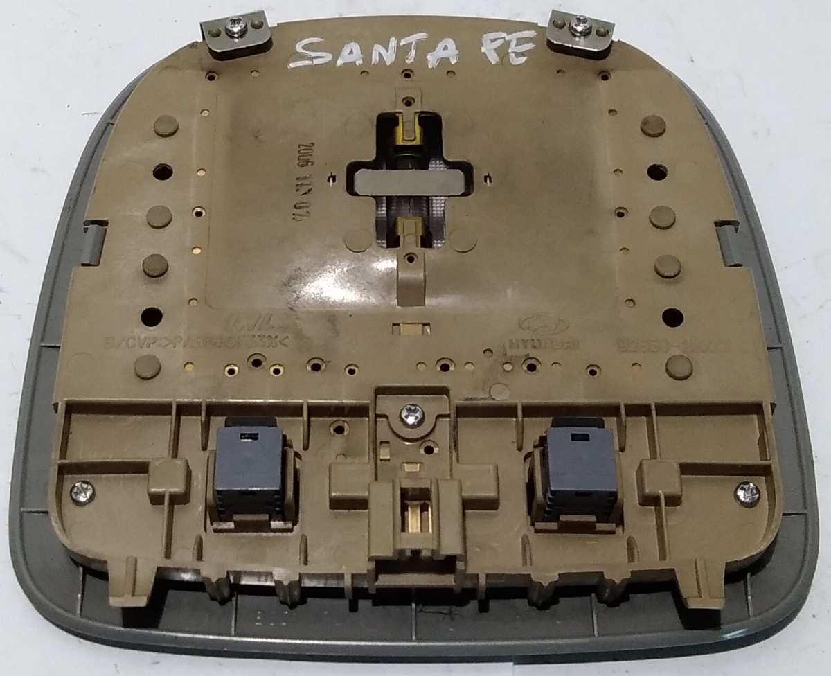 LUCE INTERNA POST HYUNDAI SANTA FE E15 928502B000J4'<br /><br /><br /><br />