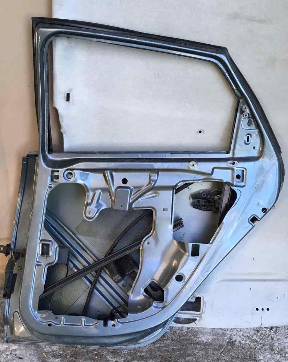 PORTIERA POST DX SEAT IBIZA SE 2015 6J8833056<br /><br /><br /><br />