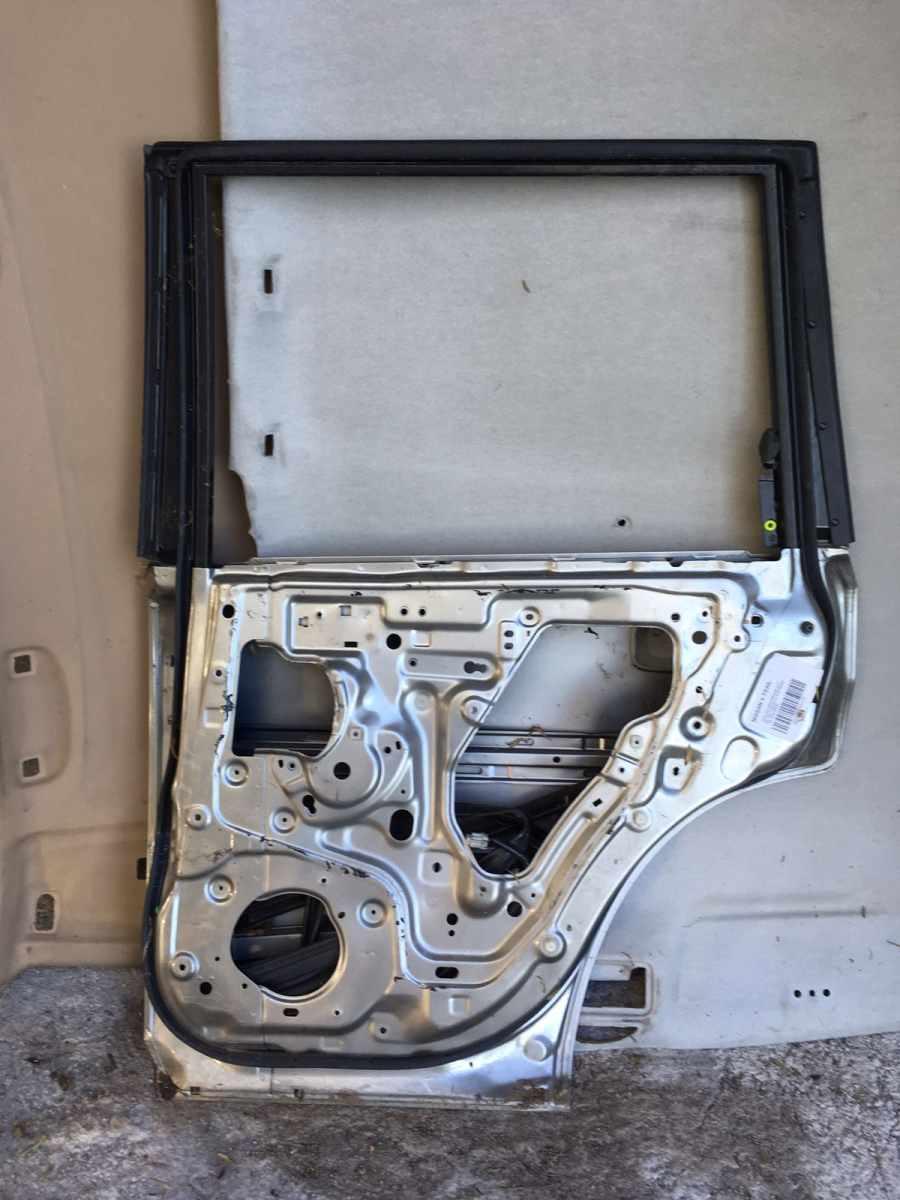 PORTIERA  POST DX NISSAN X'TRAIL T30 H210M8H7MA<br /><br /><br />