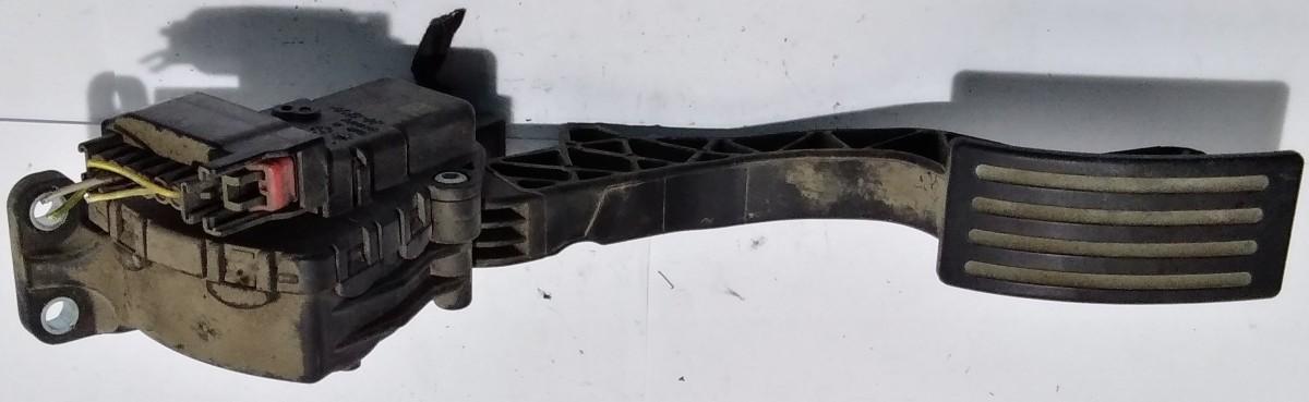 PEDALE ACCELERATORE FORD FOCUS 1' SERIE 4M519F836AH<br /><br /><br />