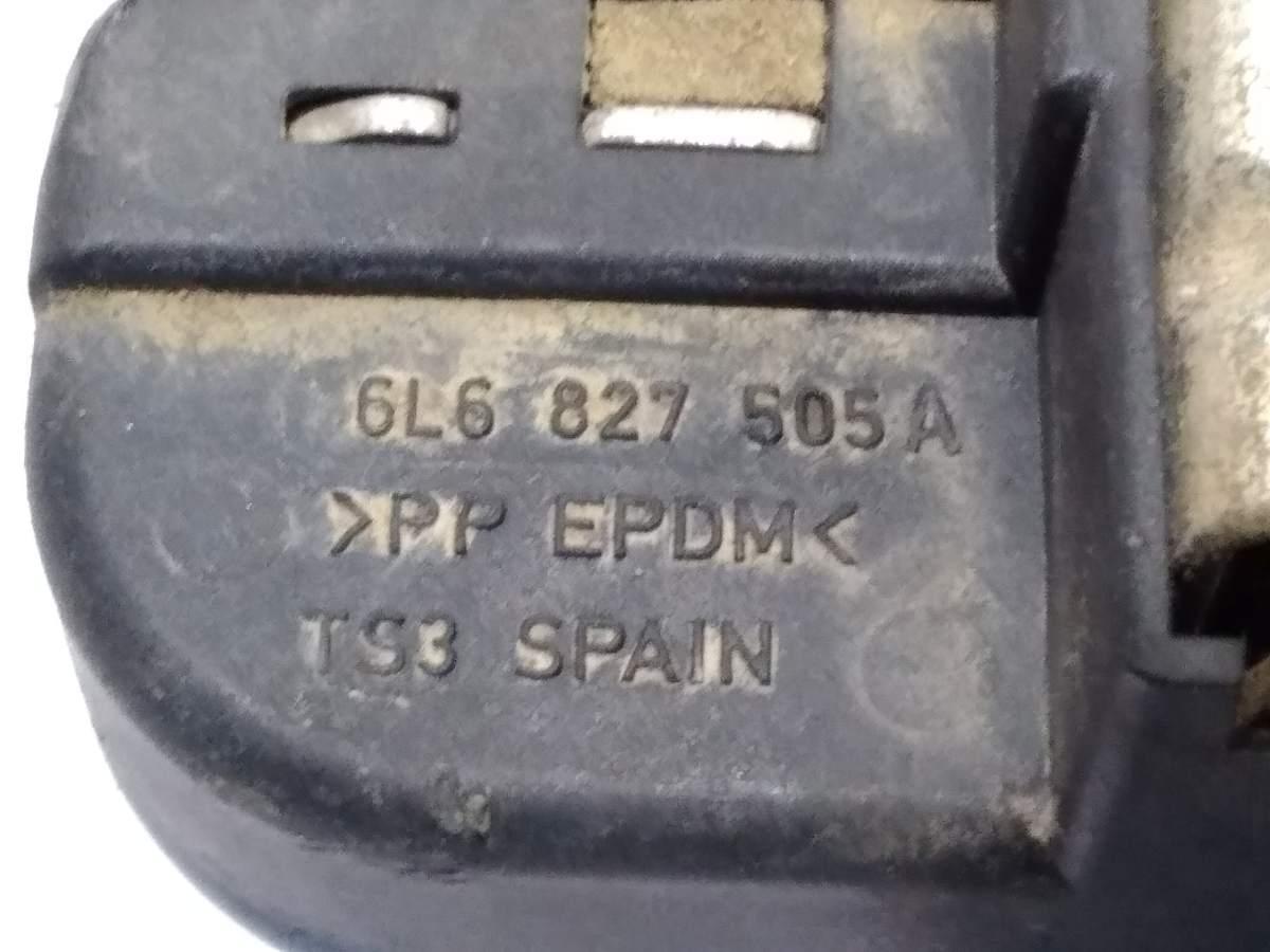 SERRATURA COFANO POST SEAT LEON 6L6827505<br /><br /><br />