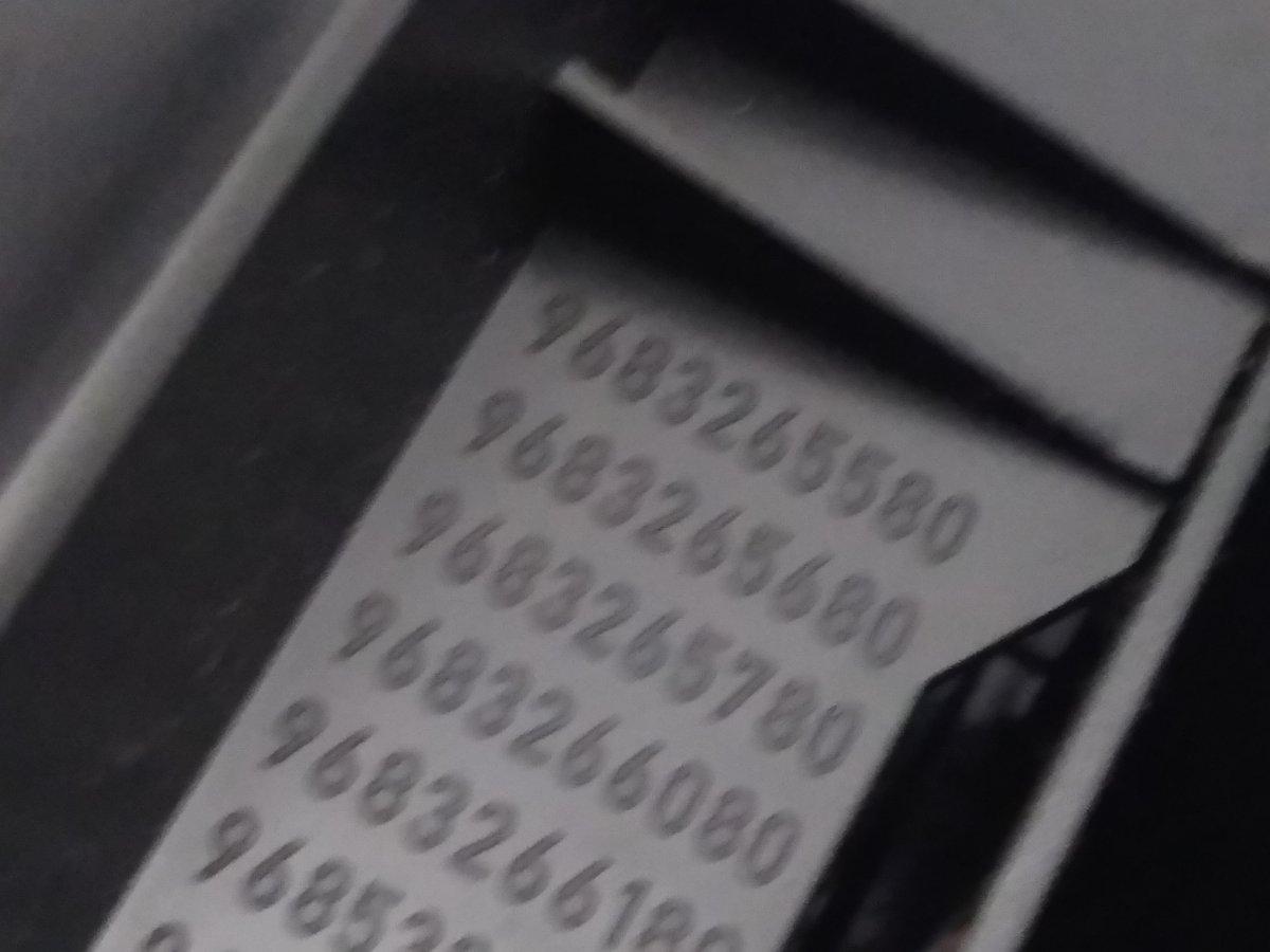 BOCCHETTE CENTRALI CRUSCOTTO CITROEN C4 PICASSO 9683265580<br /><br /><br /><br />