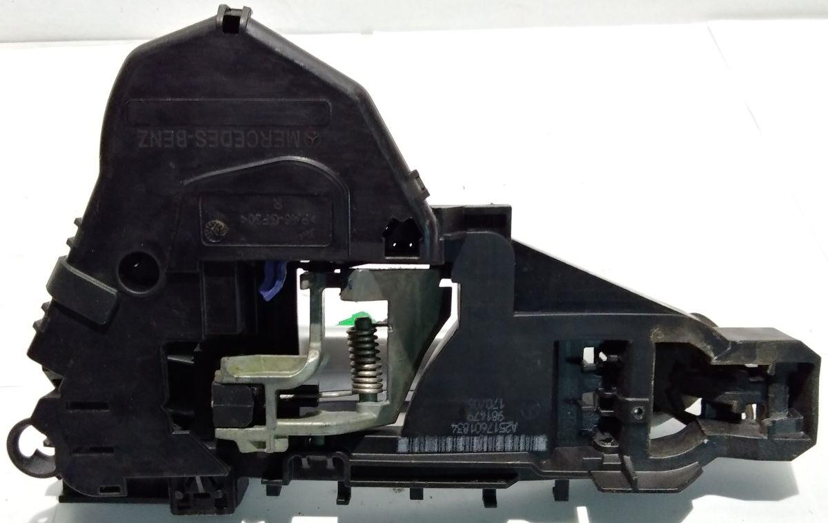 MANIGLIA  ANT DX MERCEDES CLASSE R  A2517601834<br /><br /><br />