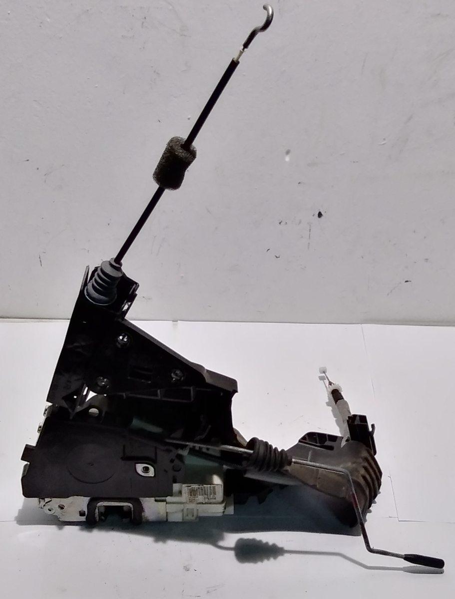 SERRATURA PORTIERA ANT DX MERCEDES CLASSE R 251720063528<br /><br /><br />