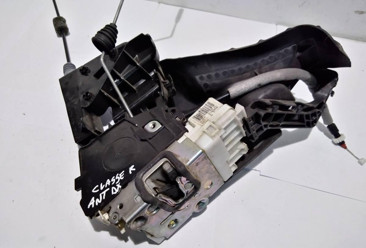 SERRATURA PORTIERA ANT DX MERCEDES CLASSE R 251720063528<br /><br /><br />