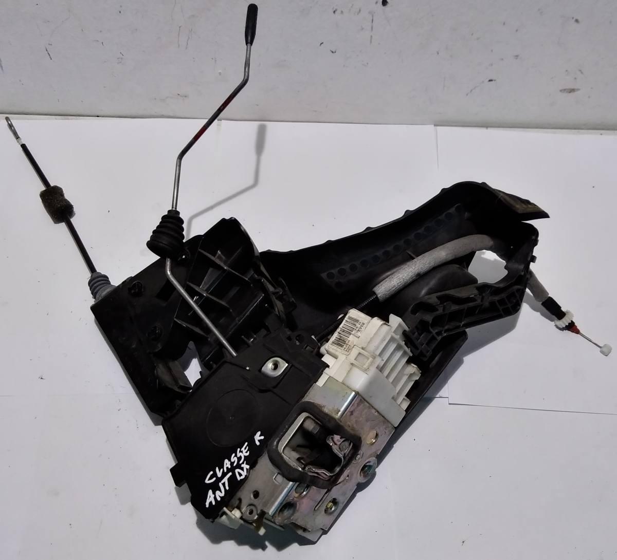 SERRATURA PORTIERA ANT DX MERCEDES CLASSE R 251720063528<br /><br /><br />