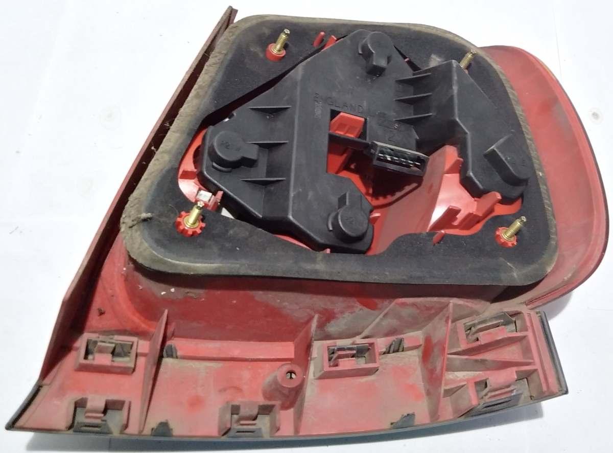 FANALE POST SX AUDI A4 1'SERIE 8D0945111A<br /><br /><br />