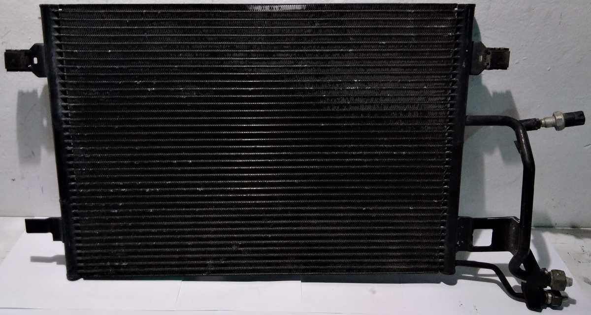 CONDENSATORE AUDI A6 4B0260401F<br /><br /><br />