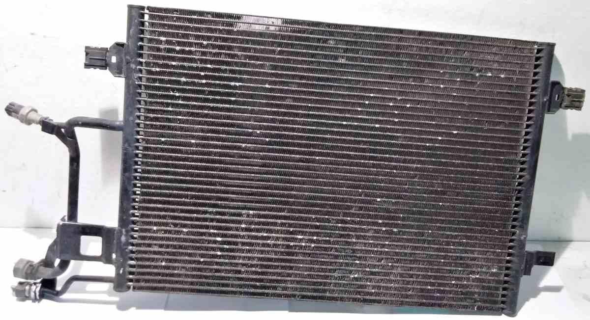 CONDENSATORE AUDI A6 4B0260401F<br /><br /><br />