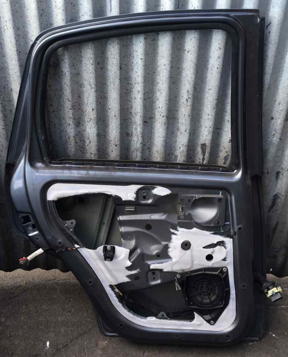 PORTIERA POST SX CITROEN C3 00009006K7<br /><br /><br />