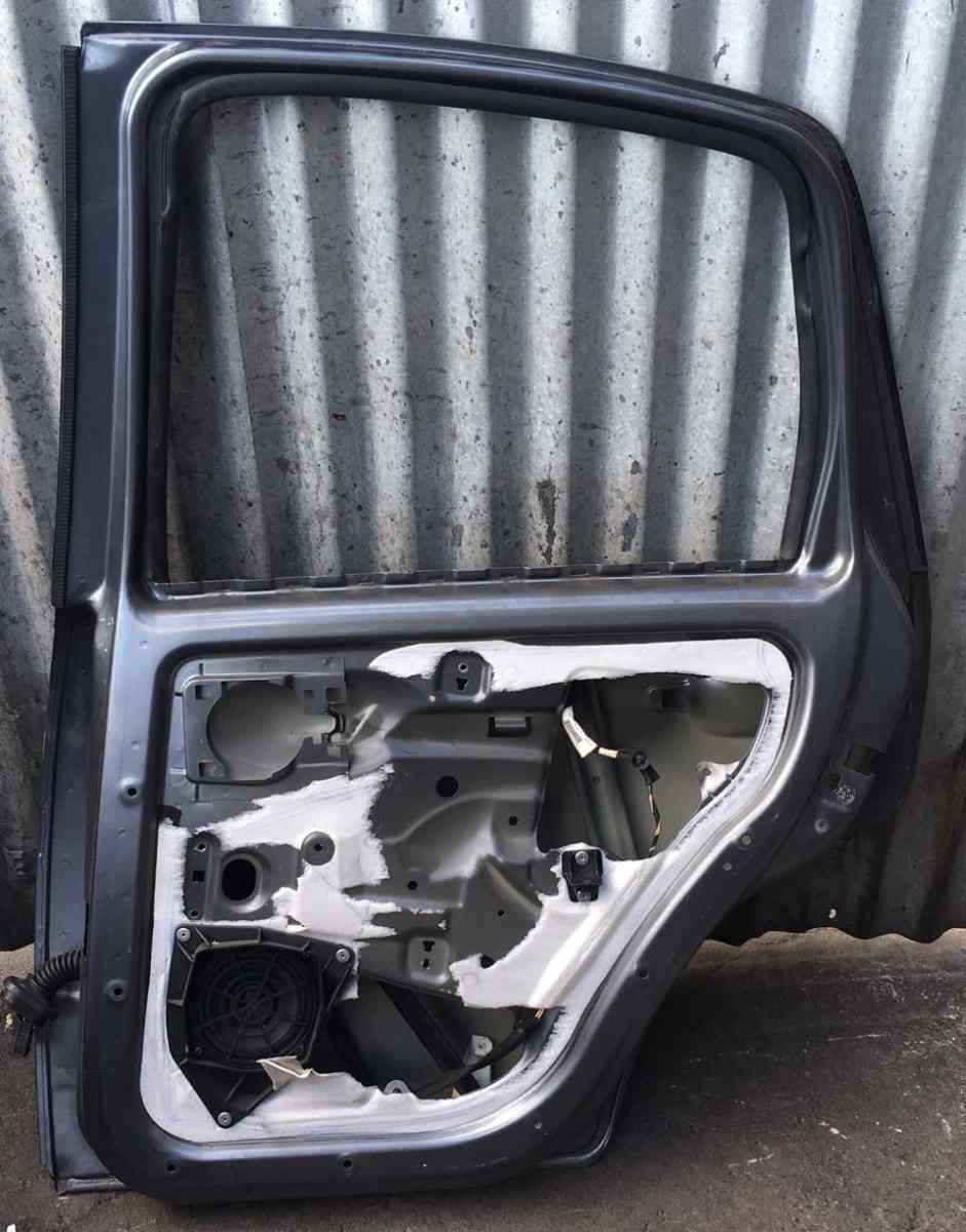 PORTIERA POST DX CITROEN C3 00009008Q5<br /><br /><br />