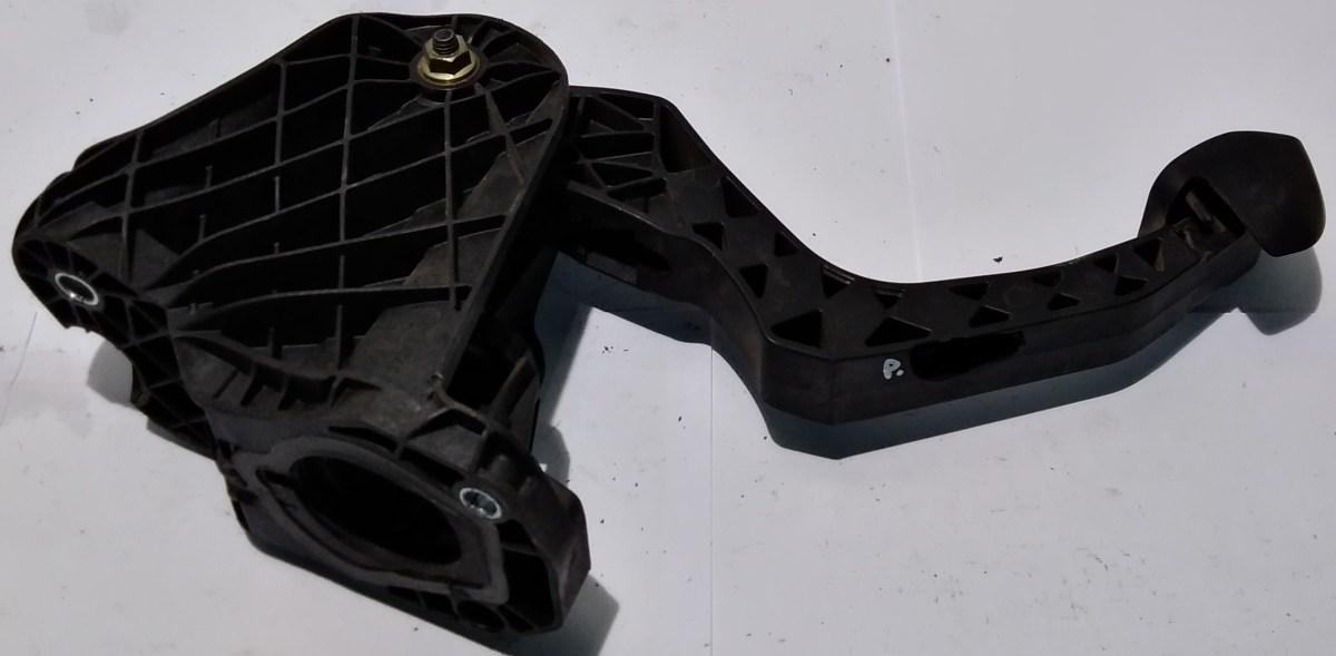 PEDALE FRIZIONE SEAT LEON 1K1721321D9B9<br /><br /><br /><br />