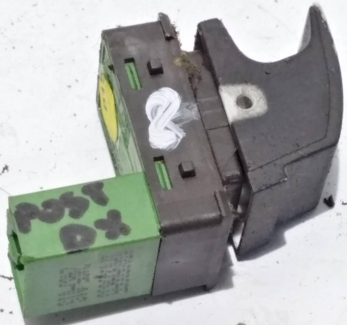 PULSANTE ALZAVETRO POST DX SEAT LEON 1P0959855'<br /><br /><br /><br />