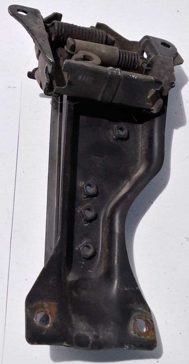 AGGANCIO COFANO ANTERIORE KIA SORENTO 811303E000<br /><br /><br /><br /><br /><br />