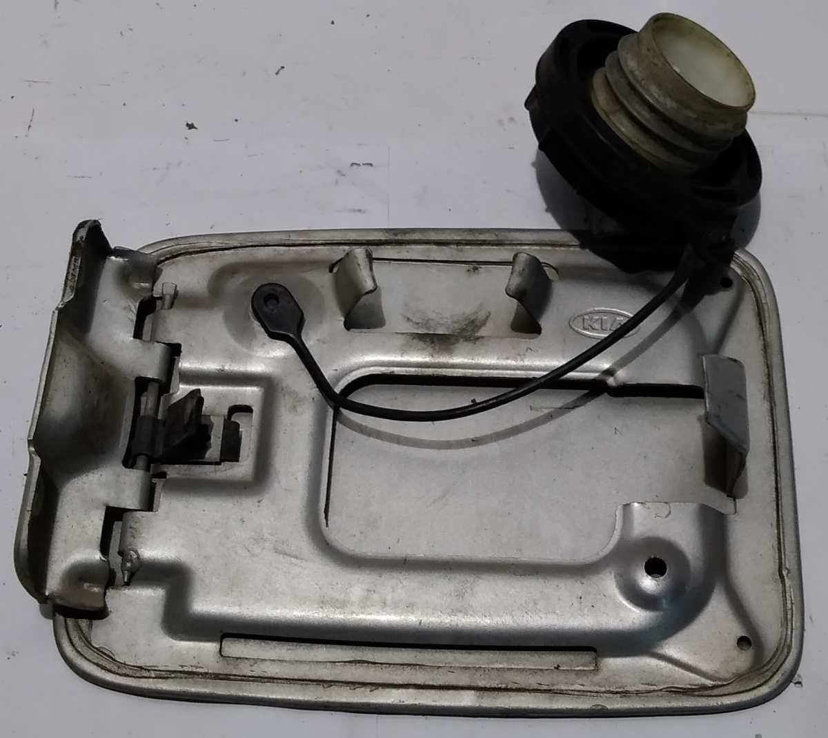 SPORTELLO CARBURANTE KIA SORENTO 695113E000<br /><br /><br />