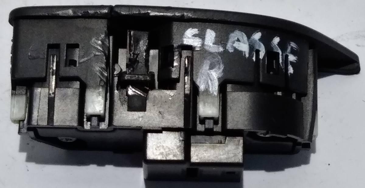 INTERRUTTORE  CHIUSURA PORTIERE MERCEDES CLASSE R A2518201010<br /><br /><br />