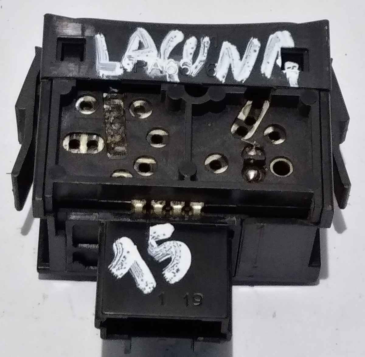 PULSANTE REGOLAZIONE LUCI RENAULT LAGUNA  8200002439<br /><br /><br />