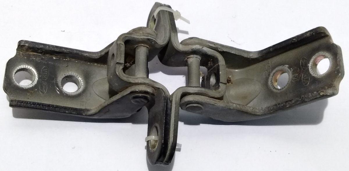 CERNIERA PORTIERA ANT DX HYUNDAI SANTA FE 793202B010<br /><br /><br />