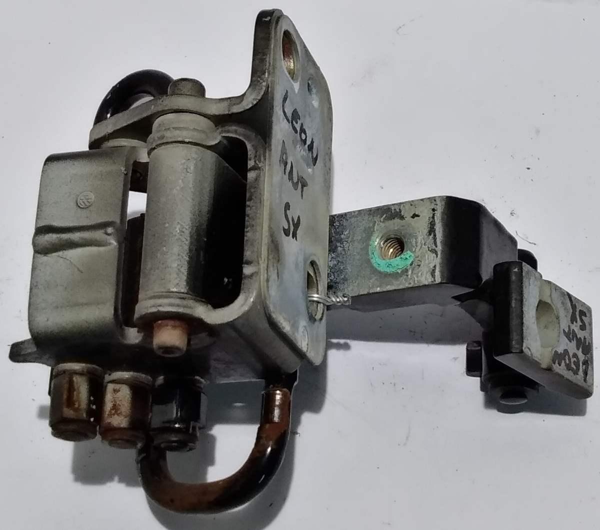 CERNIERA PORTIERA  ANT SX SEAT LEON 6Q0831411A<br /><br /><br />