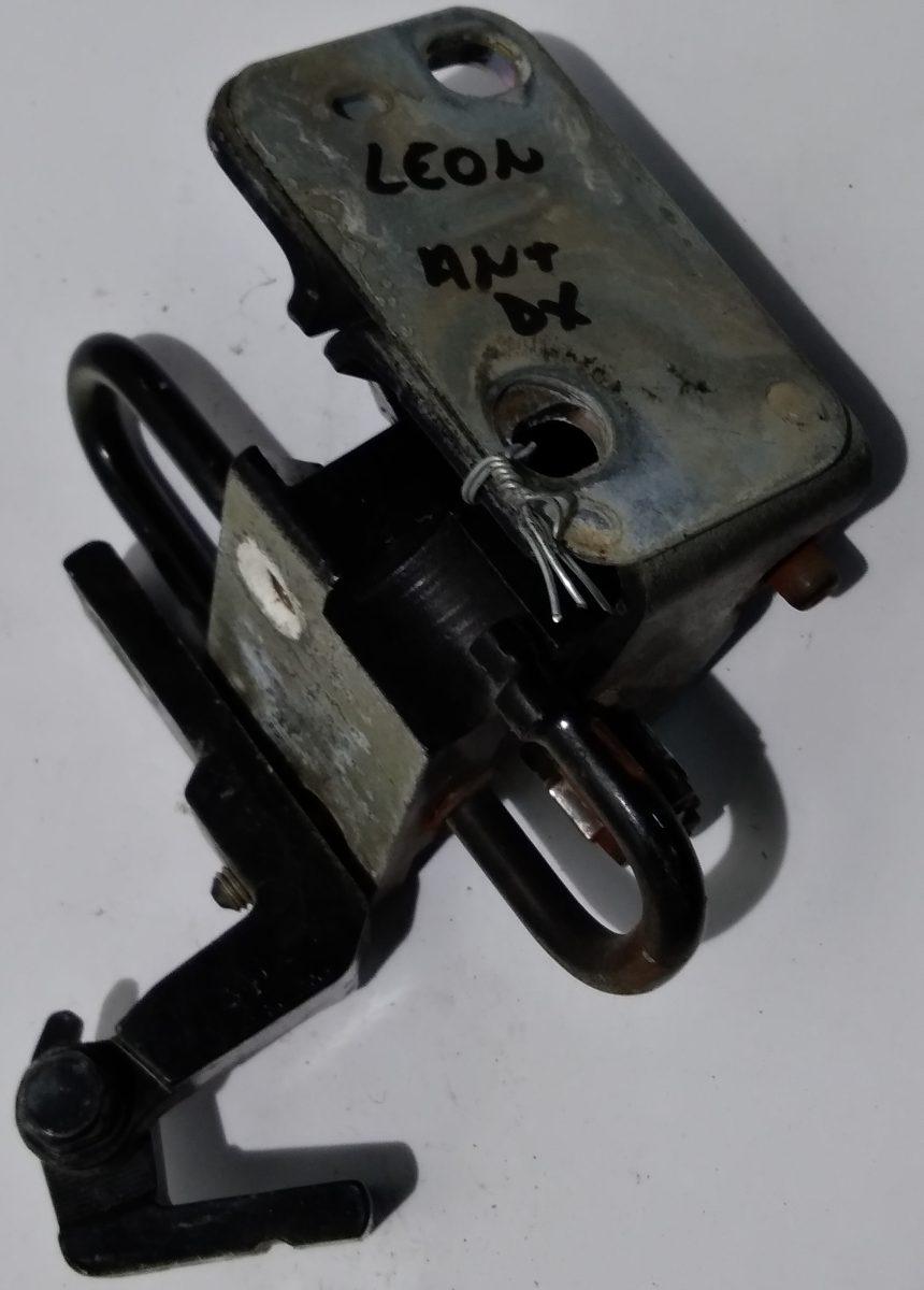 CERNIERA PORTIERA ANT DX SEAT LEON 6Q0831412A<br /><br /><br />