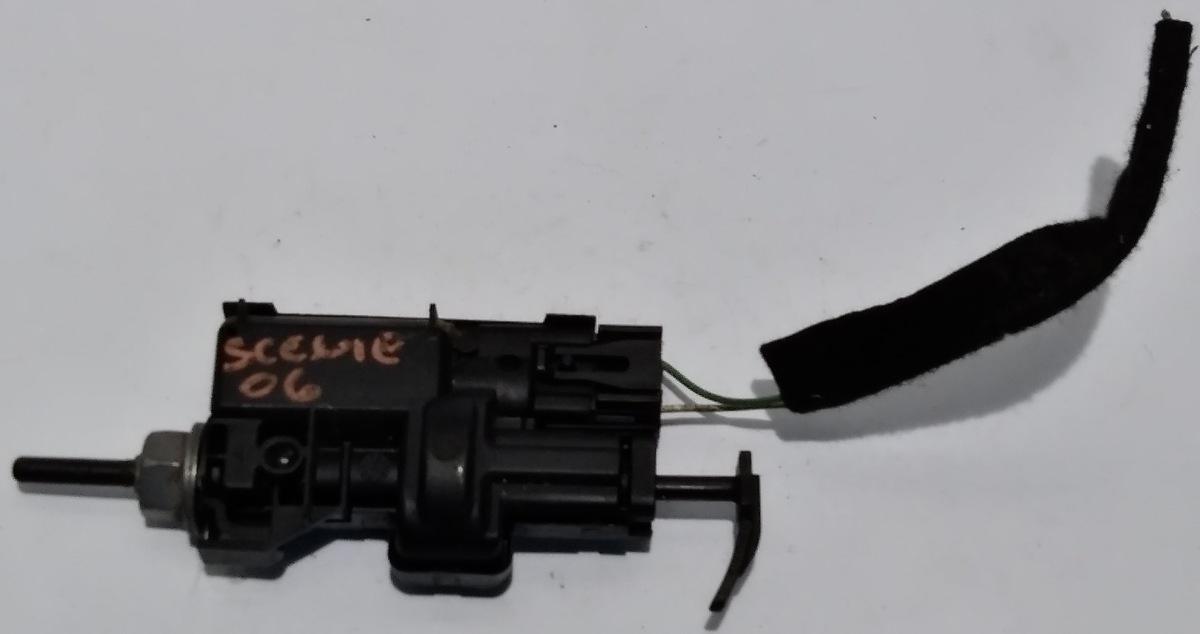 CHIUSURA CENTR. SPORTELLO CARBURANTE RENAULT SCENIC 2006  8200119686<br /><br /><br />